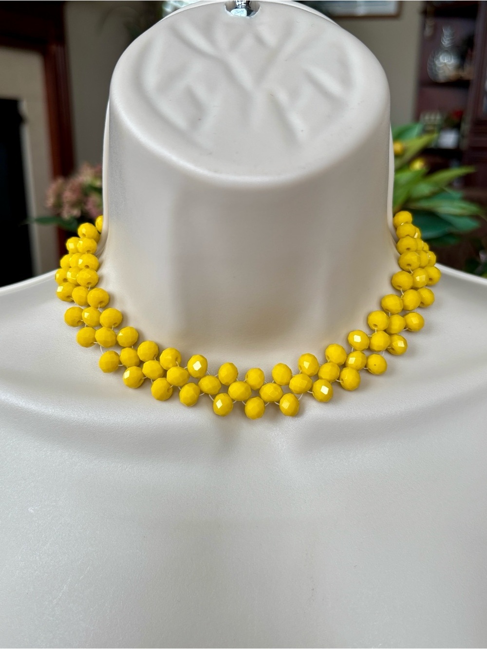 Vintage Sunny Bright Yellow Beaded Cluster Collar Necklace Retro Magnetic Clasp